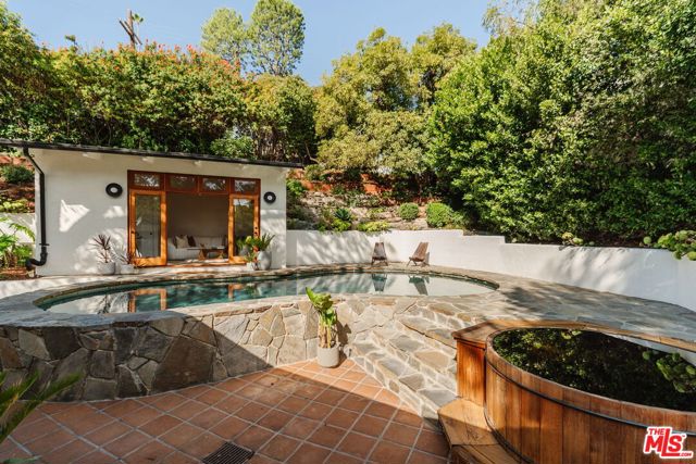 2145 Sunset Crest Drive, Los Angeles CA: https://media.crmls.org/mediaz/cf43ebef-4d67-48fe-9e61-c673c4737998.jpg