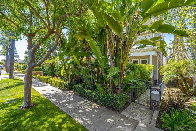 722 F Avenue, Coronado, California 92118, 4 Bedrooms Bedrooms, ,3 BathroomsBathrooms,Single Family Residence,For Sale,F Avenue,250019935SD