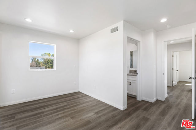 7313 Kentland Avenue, West Hills CA: https://media.crmls.org/mediaz/cf44ac29-7e56-45a7-95ad-fd270356bffb.jpg