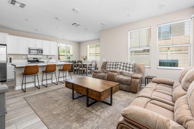 1682 Carol Lee Lane, Escondido CA: https://media.crmls.org/mediaz/cf44c2a3-642b-47de-b0d2-5534381e7e01.jpg