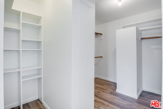 4931 Stern Avenue, Sherman Oaks CA: https://media.crmls.org/mediaz/cf44c5bf-560e-4b89-bf09-6b1d317713b5.jpg