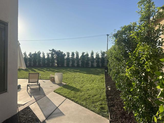 994 N Big Sky Lane, Orange CA: https://media.crmls.org/mediaz/cf45c45b-6166-4e0f-862f-b174466f6894.jpg