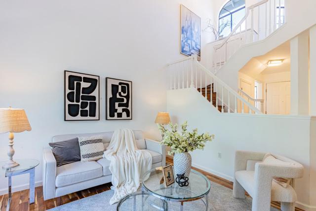 425 Mountain Laurel Court, Mountain View CA: https://media.crmls.org/mediaz/cf4705f4-aa0c-462d-a1d4-5f679408d9f7.jpg