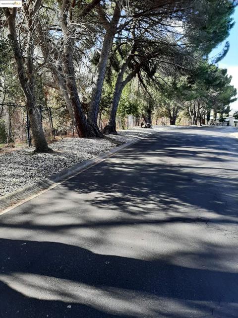 26 Bradley Lane, Antioch CA: https://media.crmls.org/mediaz/cf471ade-a38c-41ed-8880-f1275452c0f0.jpg