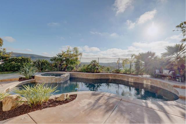 1649 Portside Place, San Marcos CA: https://media.crmls.org/mediaz/cf474c2e-b983-4166-a2ce-df2b12941770.jpg