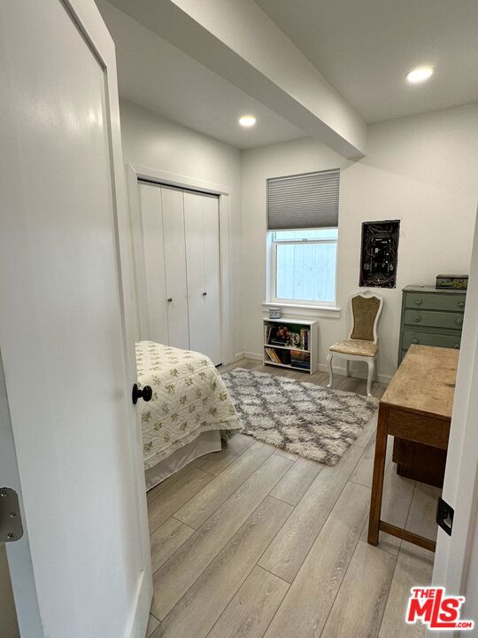 22535 Sylvan Street, Woodland Hills CA: https://media.crmls.org/mediaz/cf47becd-5e60-47f6-86f5-c9b483de2a01.jpg