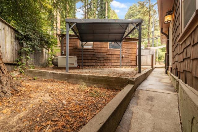 15765 Kings Creek Road, Boulder Creek CA: https://media.crmls.org/mediaz/cf47c773-58fa-4100-93a8-93f802f65ee3.jpg