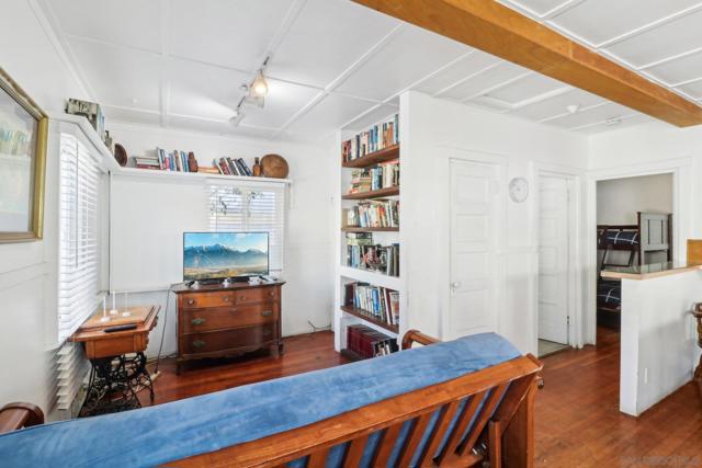 719 Jersey Ct, San Diego CA: https://media.crmls.org/mediaz/cf48036e-da65-41f9-b3eb-de56243b2e9e.jpg