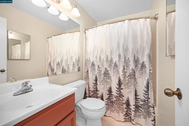 368 Grapevine Pl, Pleasant Hill CA: https://media.crmls.org/mediaz/cf482d10-70f7-42bb-9f6e-cf634f6ca6e7.jpg