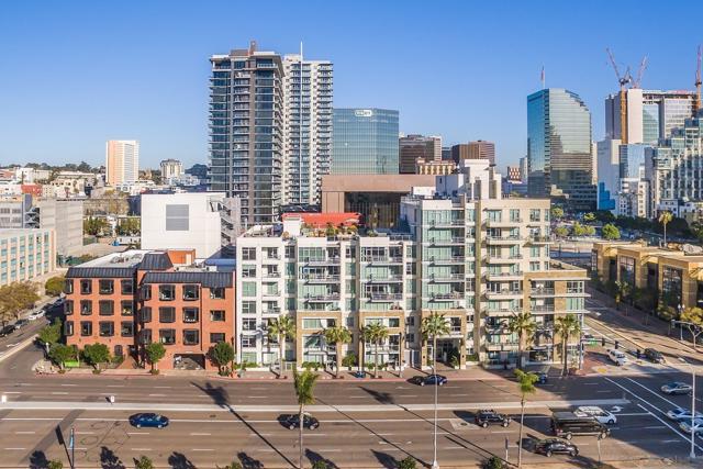 1431 Pacific Hwy, San Diego CA: https://media.crmls.org/mediaz/cf484147-8f90-4be0-ae87-f70ceacf1412.jpg