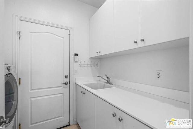 3764 Serenity Trail, Palm Springs CA: https://media.crmls.org/mediaz/cf485cad-16ad-412d-9a95-69d168a0ac1a.jpg