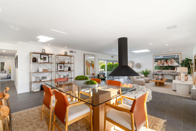 37035 Carolyn Court, Rancho Mirage CA: https://media.crmls.org/mediaz/cf4996d8-d334-41e8-85ef-f9083fedd169.jpg