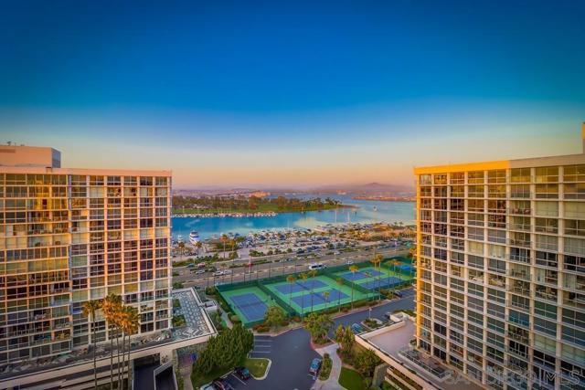 1720 Avenida Del Mundo, Coronado CA: https://media.crmls.org/mediaz/cf49da4a-890b-4c54-be69-b3f31e3f6d19.jpg