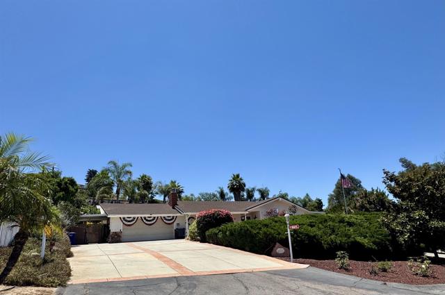 2233 Puesta Del Sol, Escondido CA: https://media.crmls.org/mediaz/cf4a700d-0379-4375-a03b-ef083598ea6b.jpg