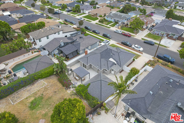 2618 Brian Avenue, Torrance CA: https://media.crmls.org/mediaz/cf4af4a8-cb1d-4c57-a3ee-67a4da79c51b.jpg