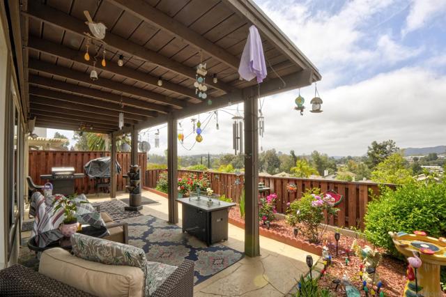 1867 Guilder Gln, Escondido CA: https://media.crmls.org/mediaz/cf4b3a09-5f75-445a-8346-3d4a76ddd515.jpg