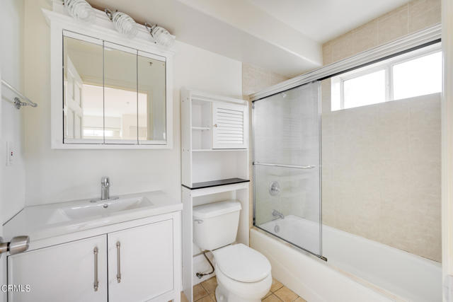 Detail Gallery Image 14 of 19 For 617 E Tujunga Ave #101,  Burbank,  CA 91501 - 3 Beds | 2 Baths