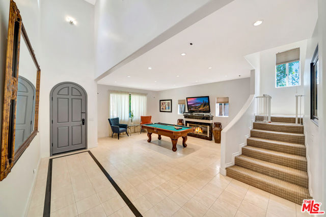 14916 Hesby Street, Sherman Oaks CA: https://media.crmls.org/mediaz/cf4ba66a-253b-4bab-91bb-77e3ad0c752f.jpg