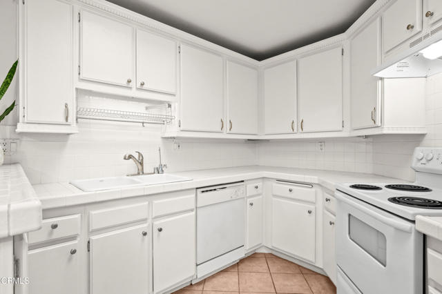 Detail Gallery Image 10 of 32 For 4210 via Arbolada #301,  Los Angeles,  CA 90042 - 2 Beds | 2 Baths