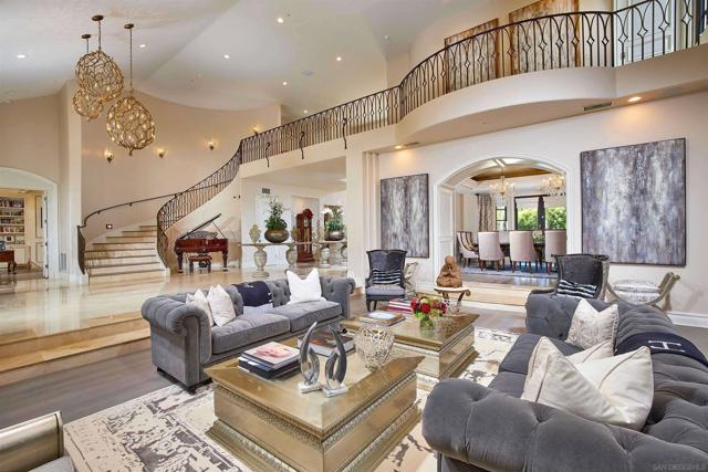 18092 Lago Vista, Rancho Santa Fe CA: https://media.crmls.org/mediaz/cf4c8f20-ff67-476e-86e1-c6ad01730ef4.jpg