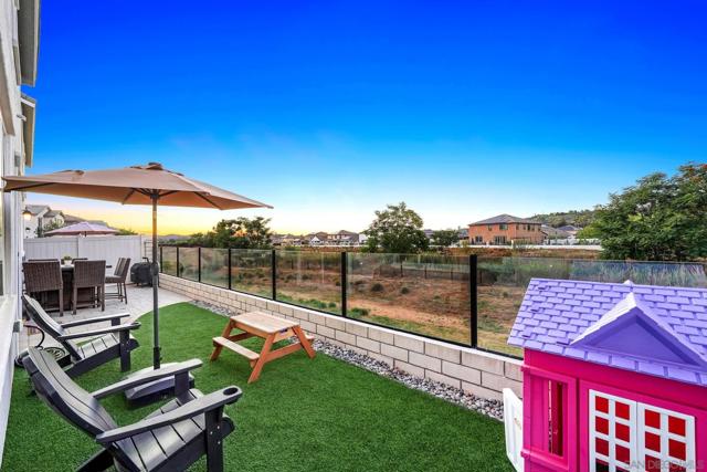 28079 Harvest Ct, Valley Center CA: https://media.crmls.org/mediaz/cf4d87db-1d70-4c7f-9184-d39a999f097b.jpg