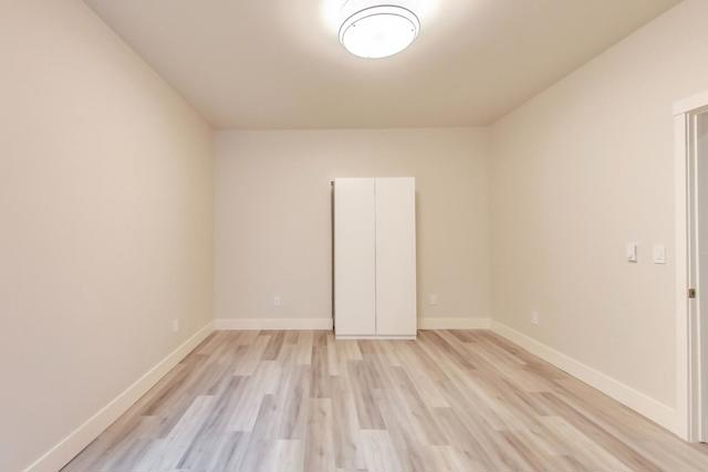 811 Oak Street, San Francisco CA: https://media.crmls.org/mediaz/cf4ec590-a925-47be-8036-8e08db75a3f6.jpg