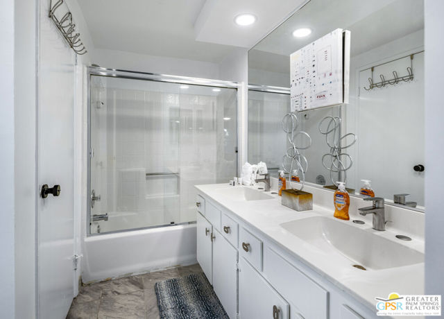 2700 Lawrence Crossley Road, Palm Springs CA: https://media.crmls.org/mediaz/cf4f2bcc-3c19-42c0-b7dd-7d4a83cd29bf.jpg