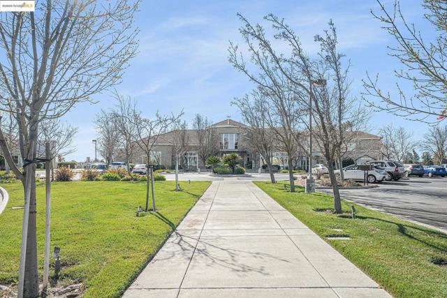299 Marks Rd, Rio Vista CA: https://media.crmls.org/mediaz/cf5041c4-3a58-4883-8fea-b036ac224017.jpg