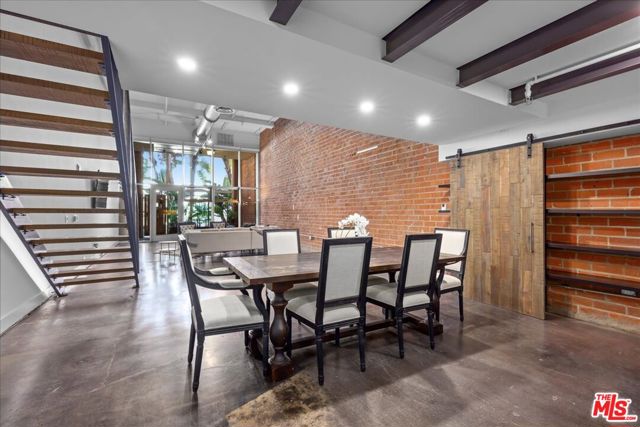 120 S Hewitt Street, Los Angeles CA: https://media.crmls.org/mediaz/cf5081c5-054f-4a6e-a5bb-9e224575f07e.jpg