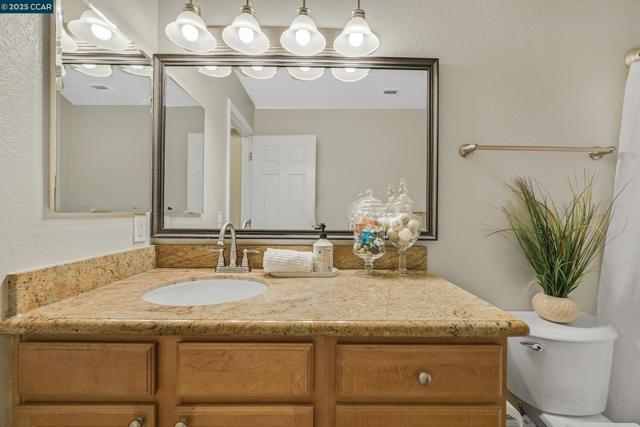 160 Eastridge Dr, San Ramon CA: https://media.crmls.org/mediaz/cf50ab2b-8140-4408-bc26-ac4ff4fd8318.jpg