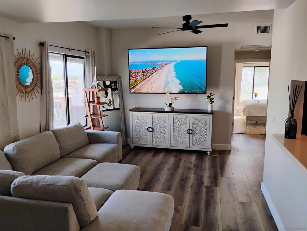 2828 University Ave #307