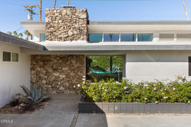 Detail Gallery Image 1 of 28 For 1322 E Mesquite Ave, Palm Springs,  CA 92264 - 3 Beds | 2 Baths