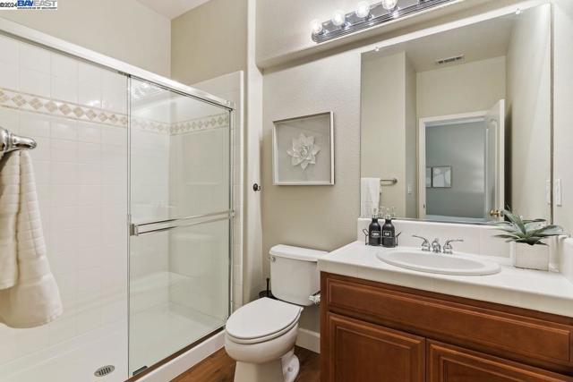 Image 21 of 51 For 5284 Hiddencrest Ct