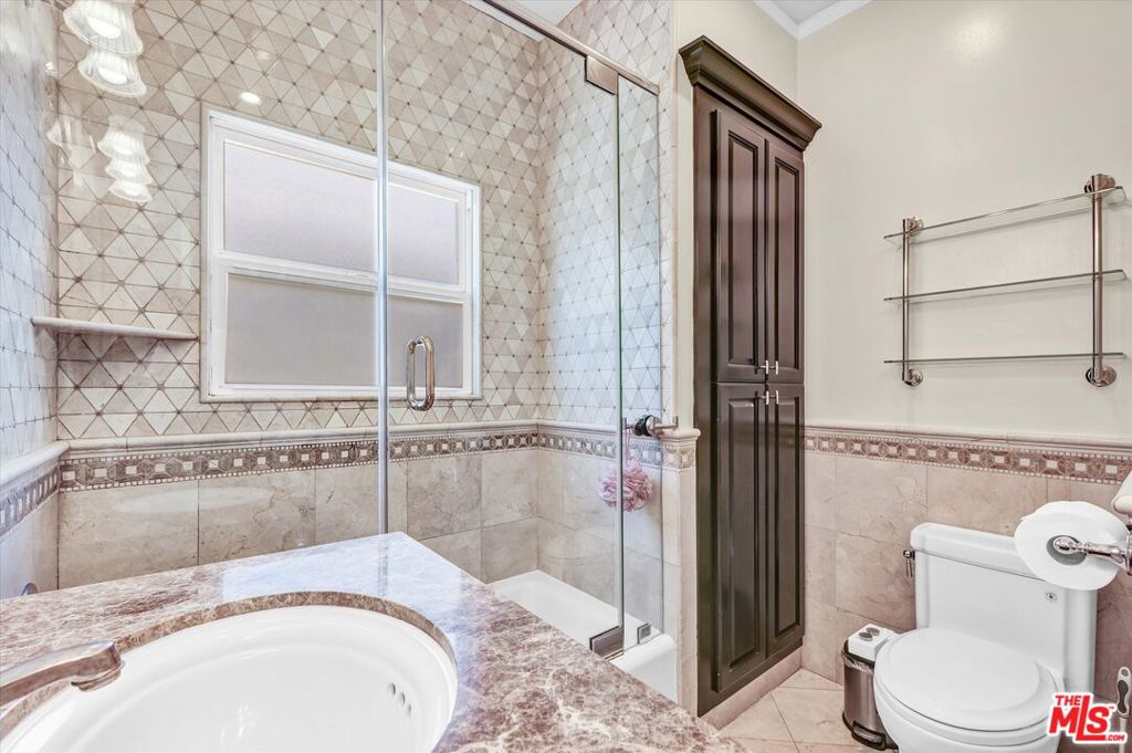 https://media.crmls.org/mediaz/cf51d437-1afb-4bcf-984f-5abf156d28db.jpg?preset=X-Large