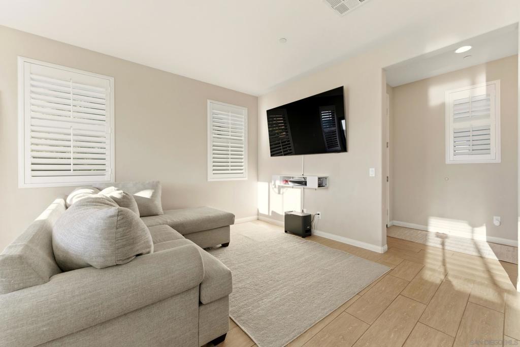 MLS #250045028SD image #6