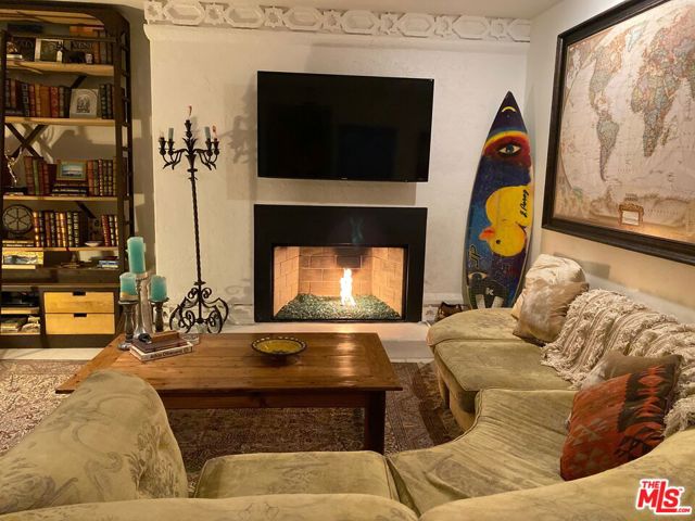 2116 3rd Street, Santa Monica CA: https://media.crmls.org/mediaz/cf523ff2-b4f0-4cad-9f46-ae239715f15b.jpg