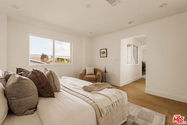 4628 Berryman, Los Angeles CA: https://media.crmls.org/mediaz/cf52bb3e-60b5-412d-b947-53f398db4554.jpg