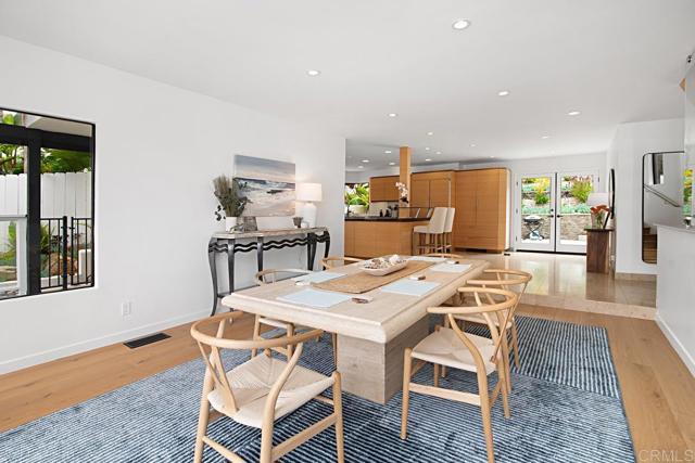 2127 Heather Ln, Del Mar CA: https://media.crmls.org/mediaz/cf53a650-ec76-4d15-a6f2-b0a147f5d27d.jpg