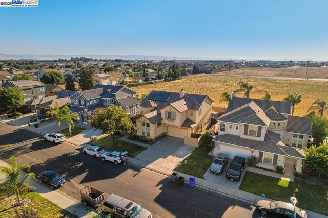 907 MAGGIORE LANE, Manteca CA: https://media.crmls.org/mediaz/cf53dc2b-8aa7-4c8e-ac0c-5c276e4626ec.jpg