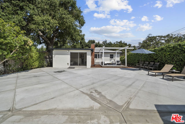 746 Valley View Avenue, Monrovia CA: https://media.crmls.org/mediaz/cf547382-7991-4bd2-b667-a6e758702b2b.jpg