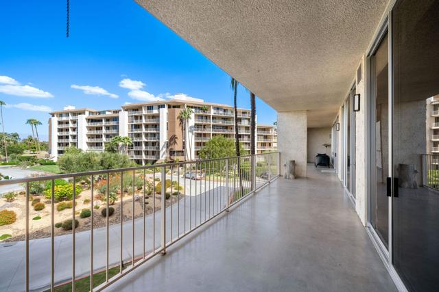 899 Island Drive #304, Rancho Mirage, CA 92270
