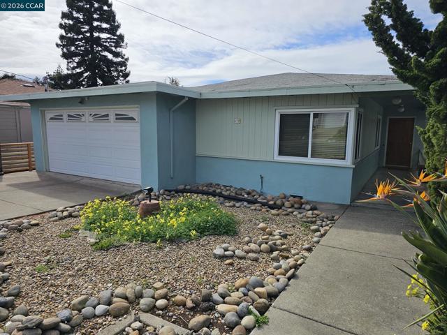 Image 9 of 38 For 627 Kern St  