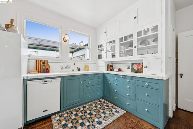 Image 13 of 39 For 534 Mira Vista Ave