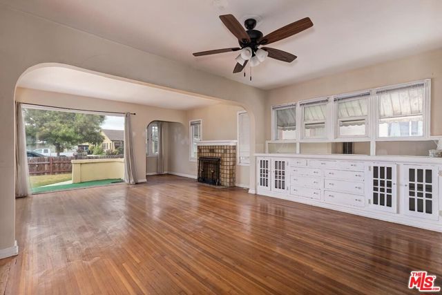 1844 Leighton Avenue, Los Angeles CA: https://media.crmls.org/mediaz/cf564597-de6d-4486-b1d3-c95047fbd109.jpg