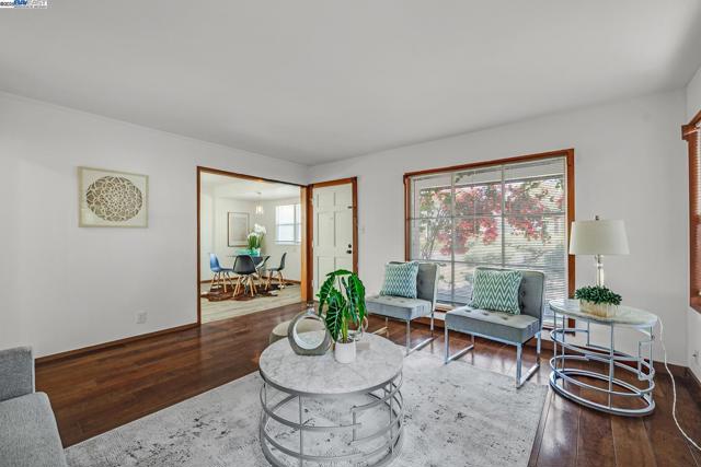 17473 Via Alamitos, San Lorenzo CA: https://media.crmls.org/mediaz/cf56969c-00fd-4625-8c7b-096d5babbd12.jpg