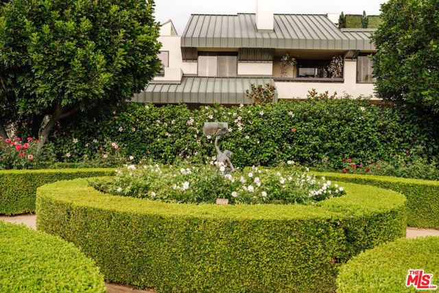 2227 Century Hill, Los Angeles CA: https://media.crmls.org/mediaz/cf56fd5f-dfef-4e8c-8ccd-6188502a7514.jpg