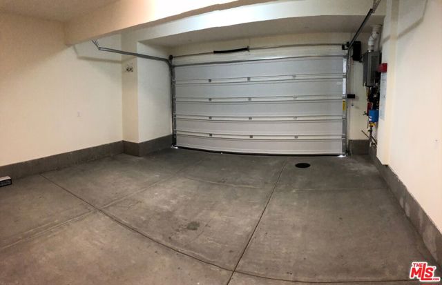 19513 Astor Place, Northridge CA: https://media.crmls.org/mediaz/cf582021-c596-44e6-a372-cc1678b47f2c.jpg