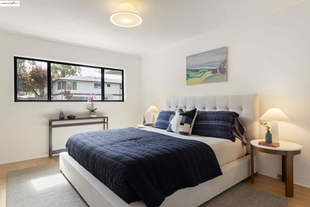 150 Santa Rita Dr, Walnut Creek CA: https://media.crmls.org/mediaz/cf585176-63c1-4ef6-bdd3-d96a669c7df8.jpg