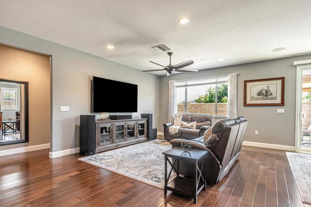 1798 Rosemary Drive, Gilroy CA: https://media.crmls.org/mediaz/cf58559a-e02e-4512-b9e6-8217f18ac854.jpg