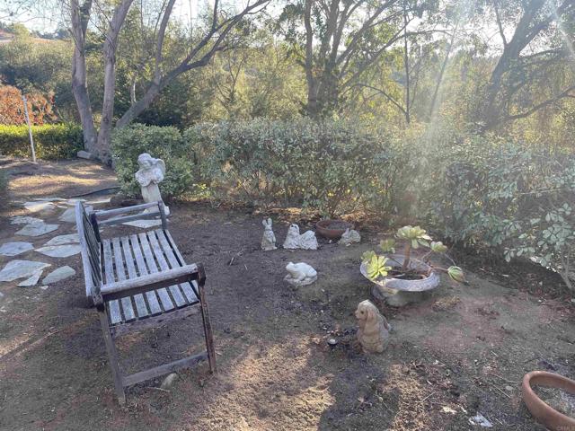 Image 18 of 52 For 3637 La Canada Road